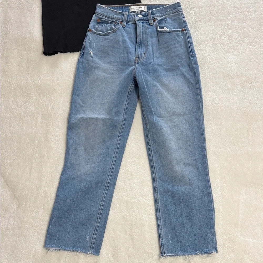 Abercrombie & Fitch Ankle Straight Jeans - Picture 4 of 9